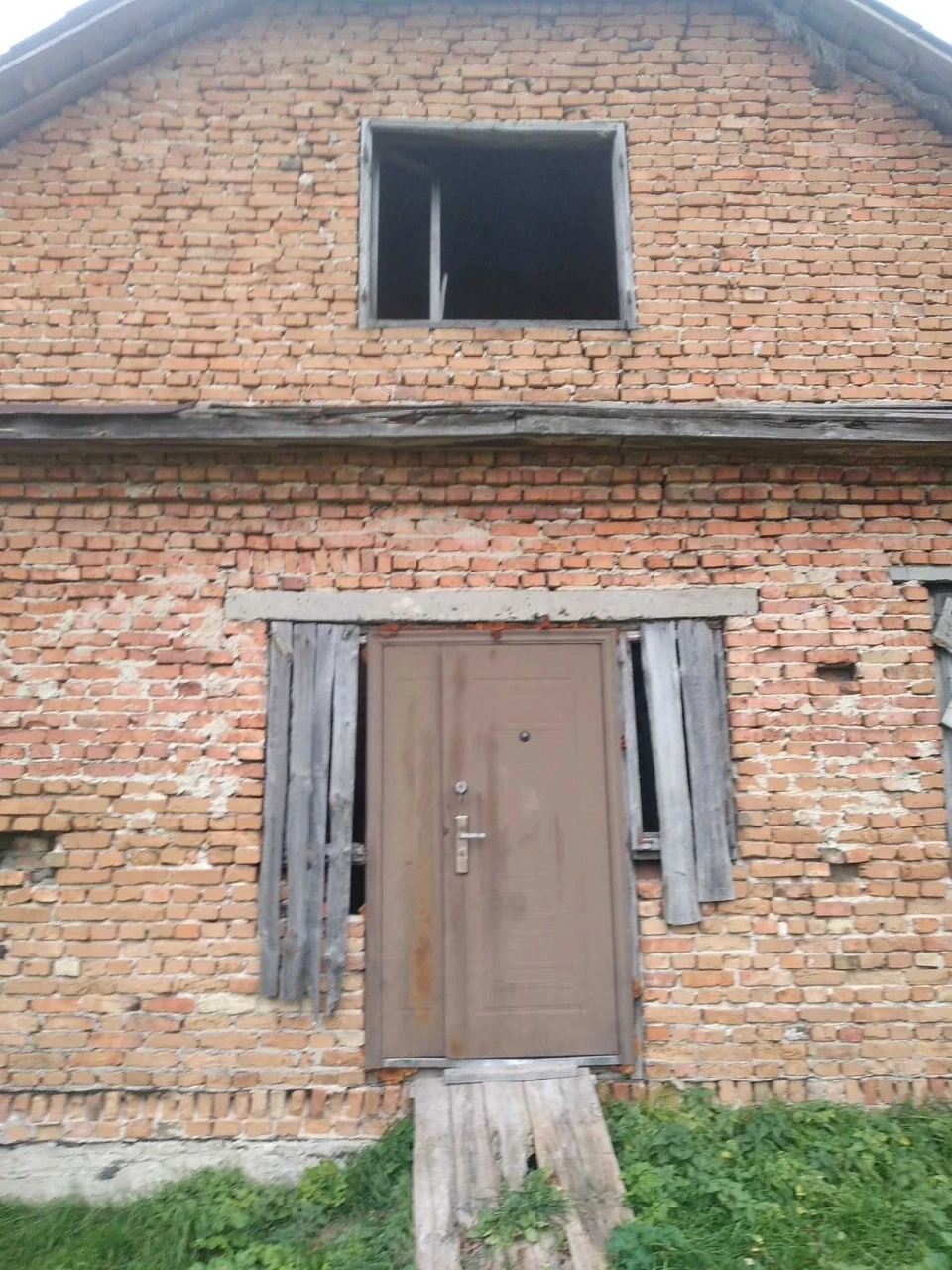 Продам незавершене будівництво, земел. ділянка приватизована