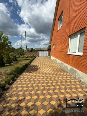 Продається красивий будинок готовий «під ключ».