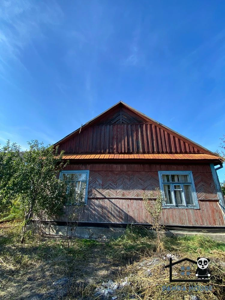 Продається будинок у затишному районі.