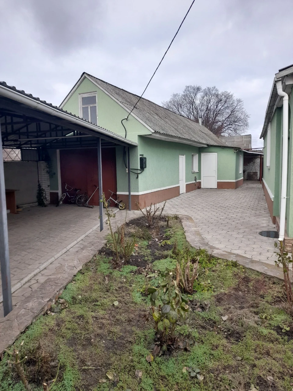 Продам будинок з меблями