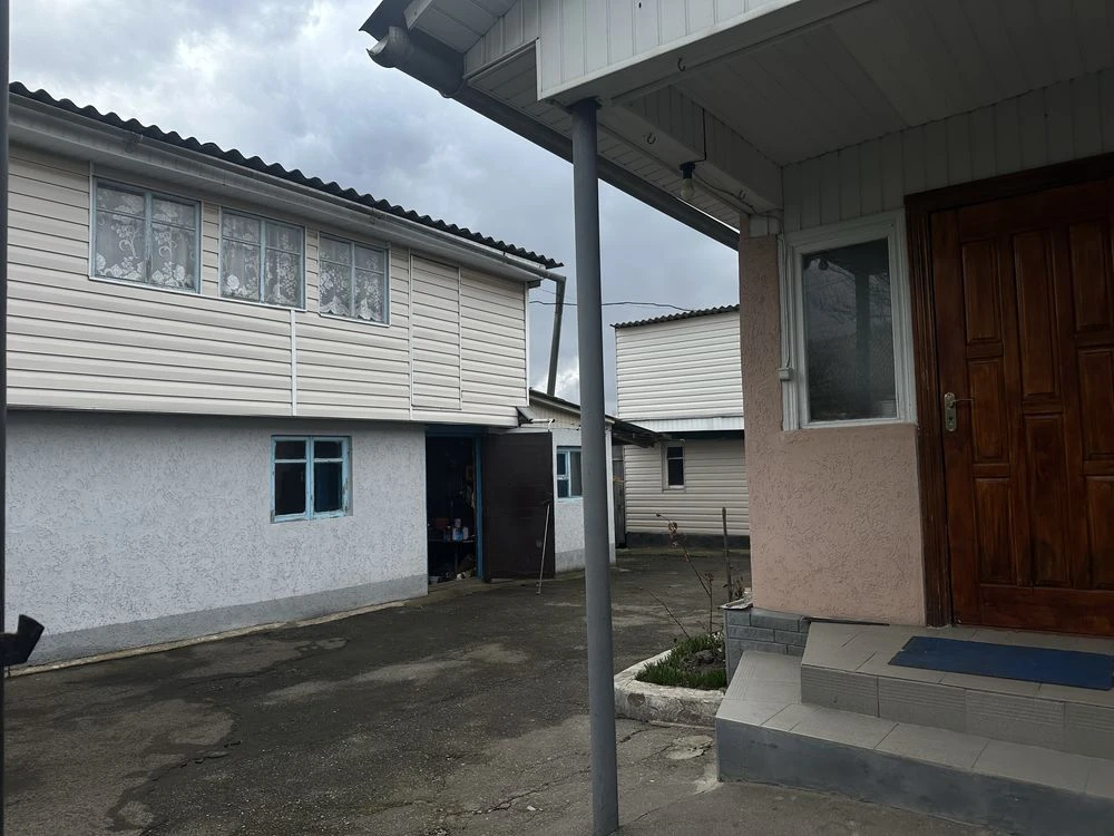 Продається затишний будинок
