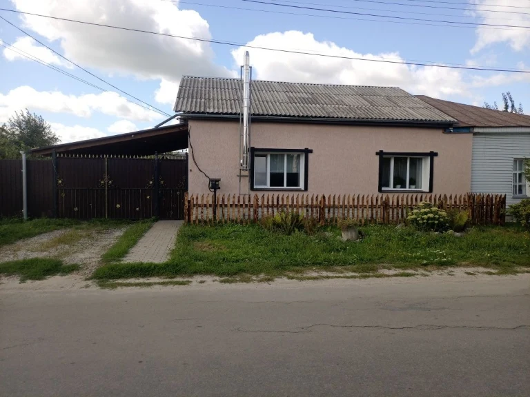 Продам 3/5 будинку в центрі +авто можна по сертифікату