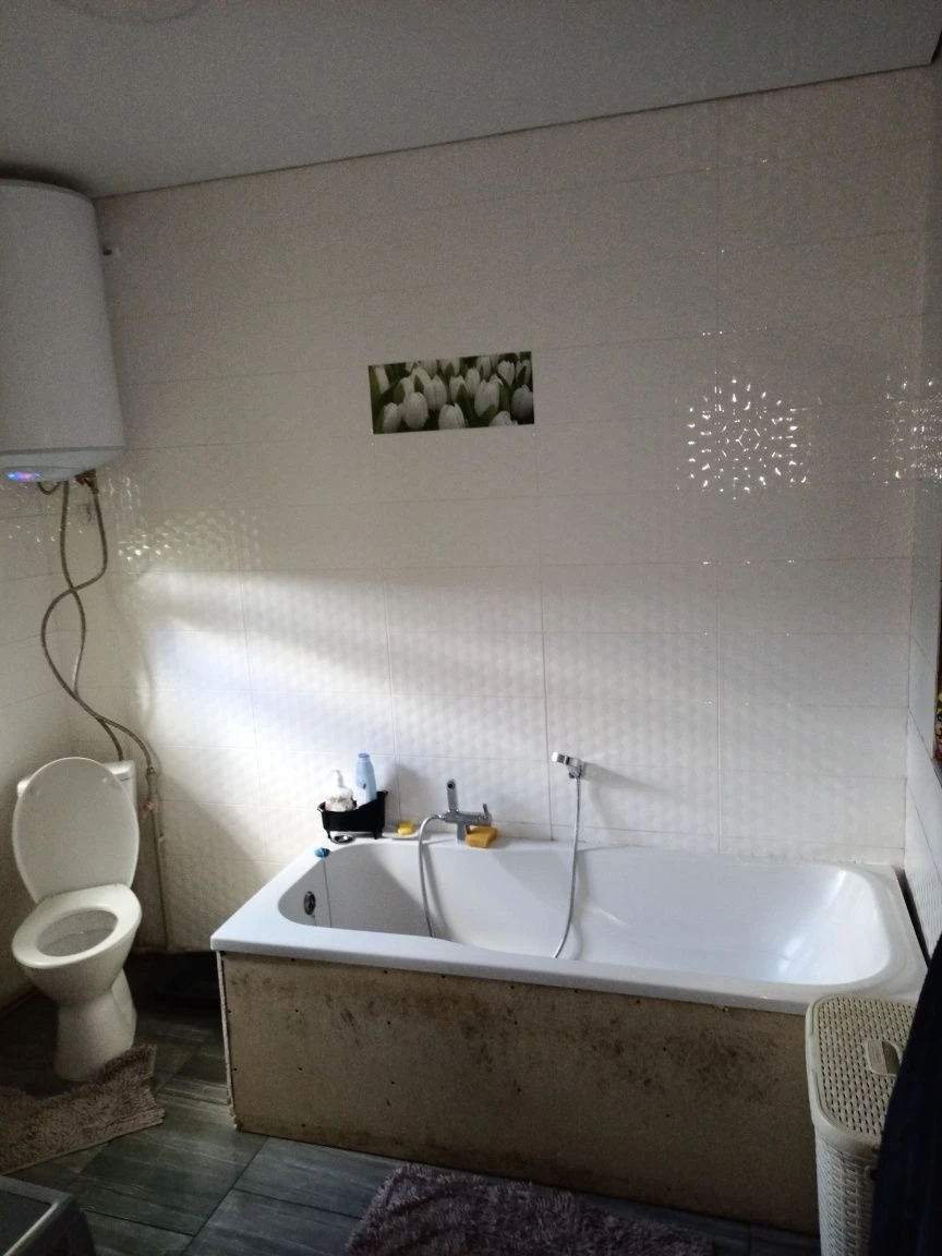 Продам 3/5 будинку в центрі +авто можна по сертифікату