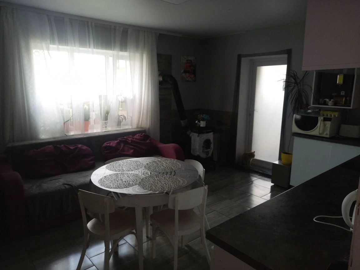 Продам 3/5 будинку в центрі +авто можна по сертифікату