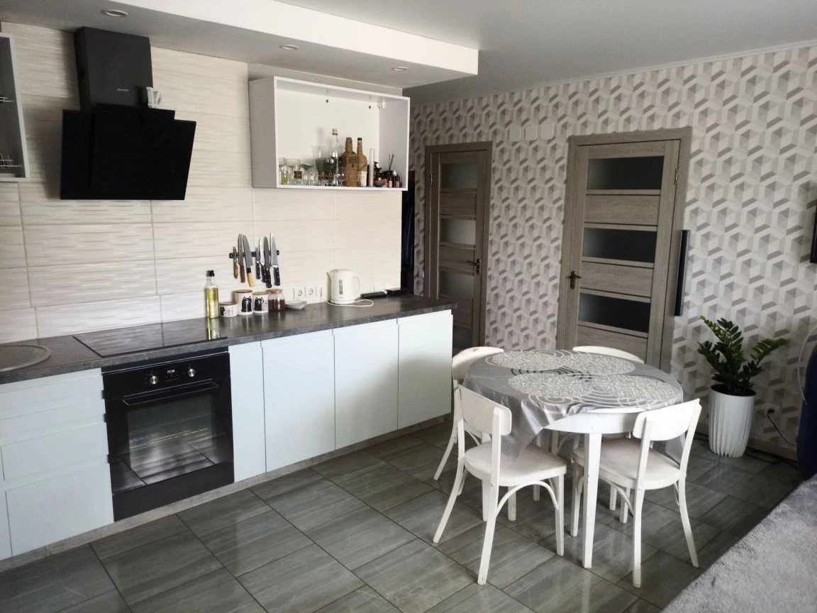 Продам 3/5 будинку в центрі +авто можна по сертифікату