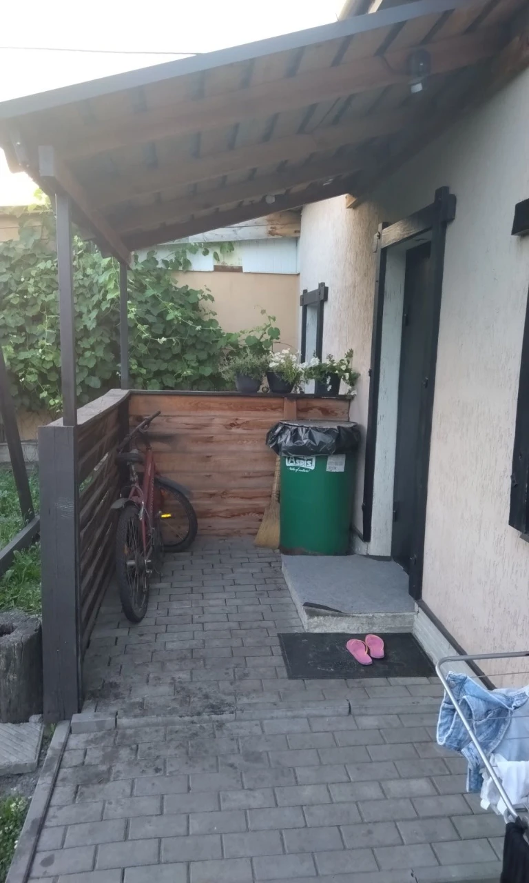 Продам 3/5 будинку в центрі +авто можна по сертифікату