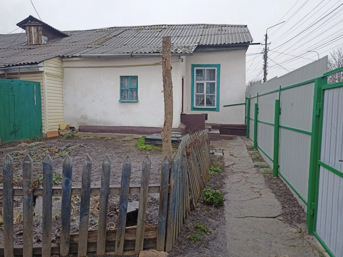Продам будинок в центрі міста