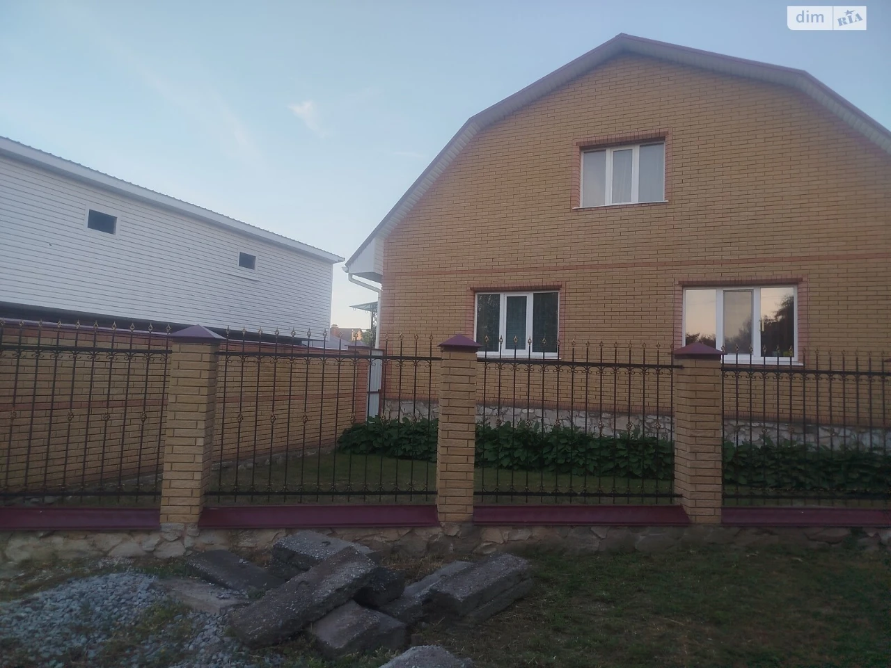 Продаж Дім
