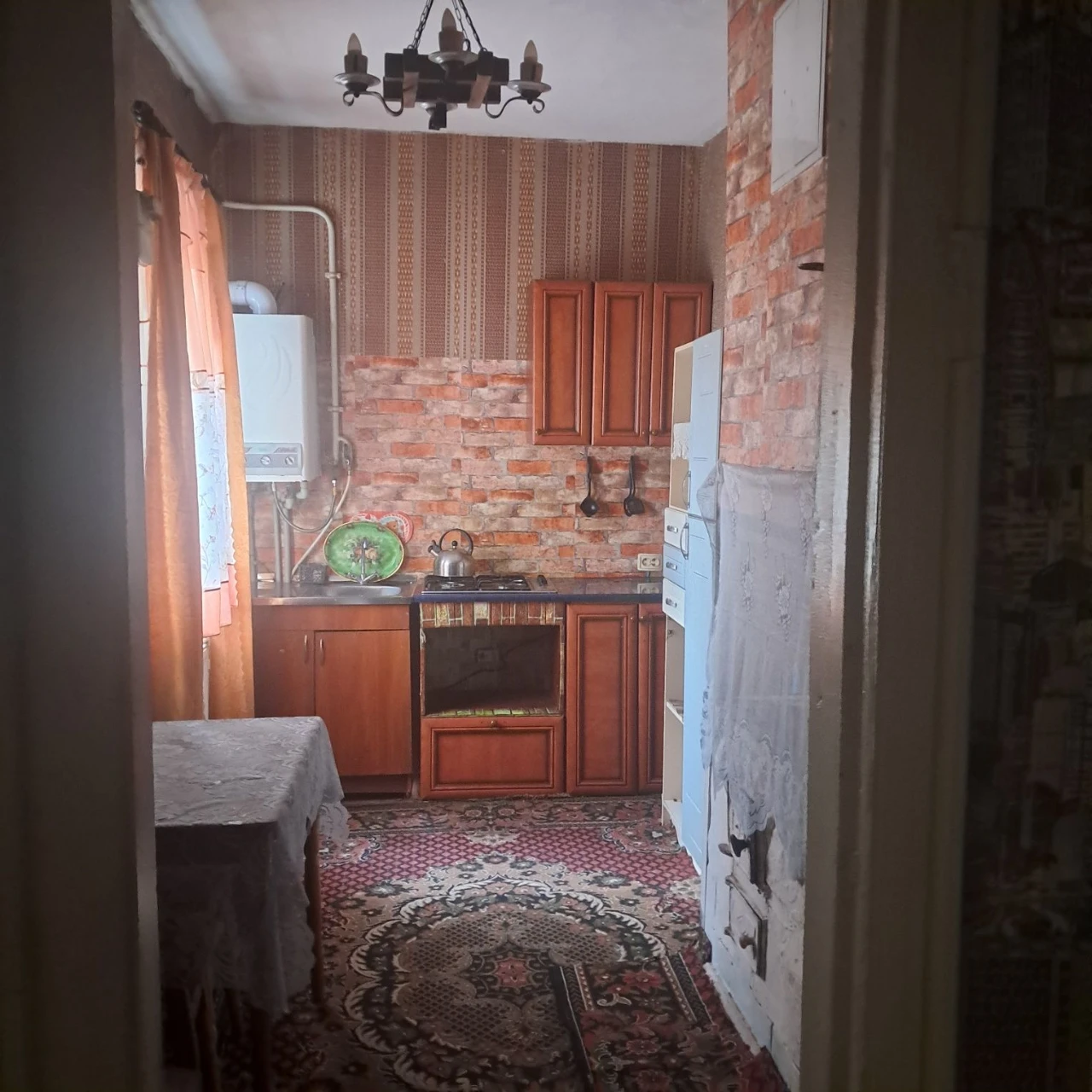 Продам пів будинка