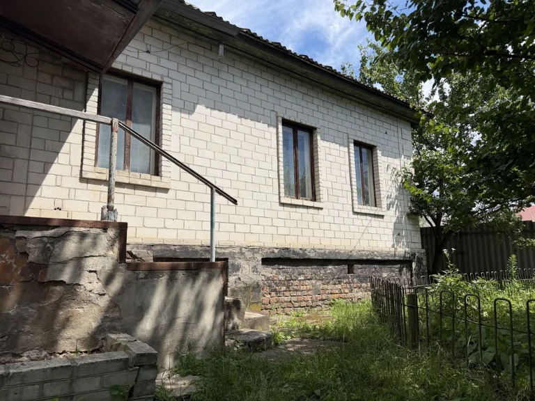 Продаж будинку 61.4 м² з гаражем та приватизованою ділянкою