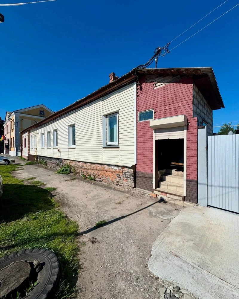 Продаж частина будинку ( квартири )