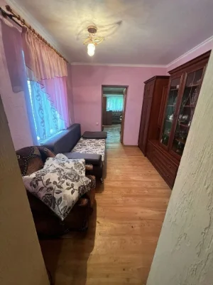Продаж частини будинку