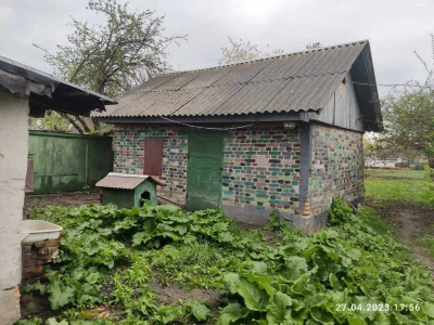 Продається будинок з земельною ділянкою 13 соток.