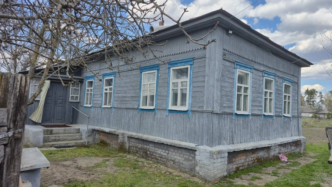Будинок та присадибна ділянка в с.Черноплатове