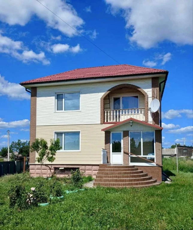 Продам двоповерховий будинок