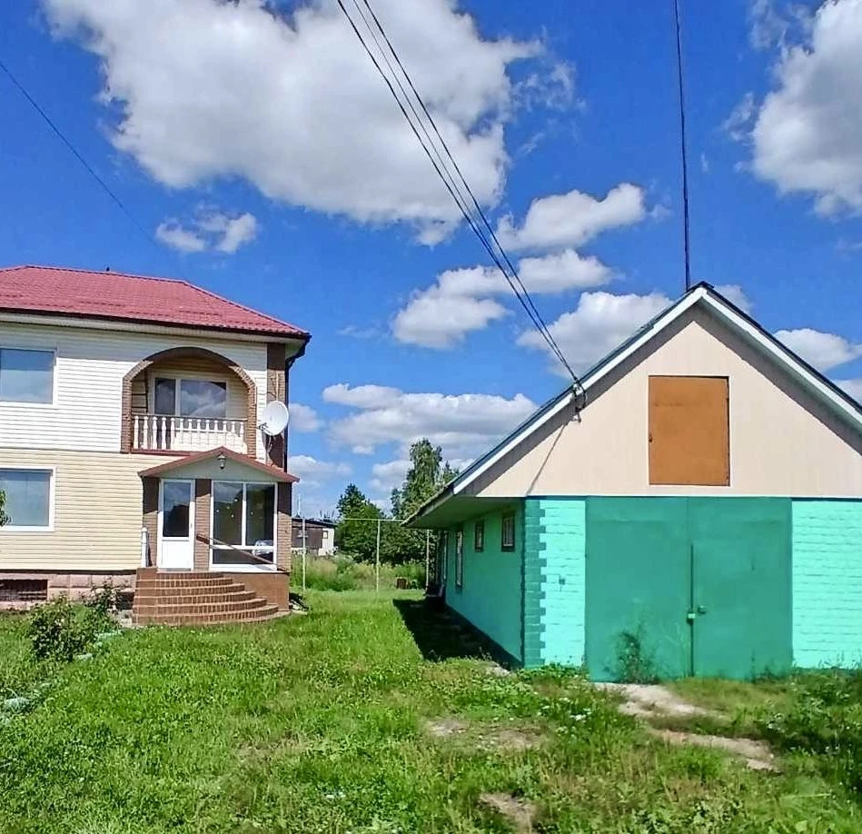 Продам двоповерховий будинок