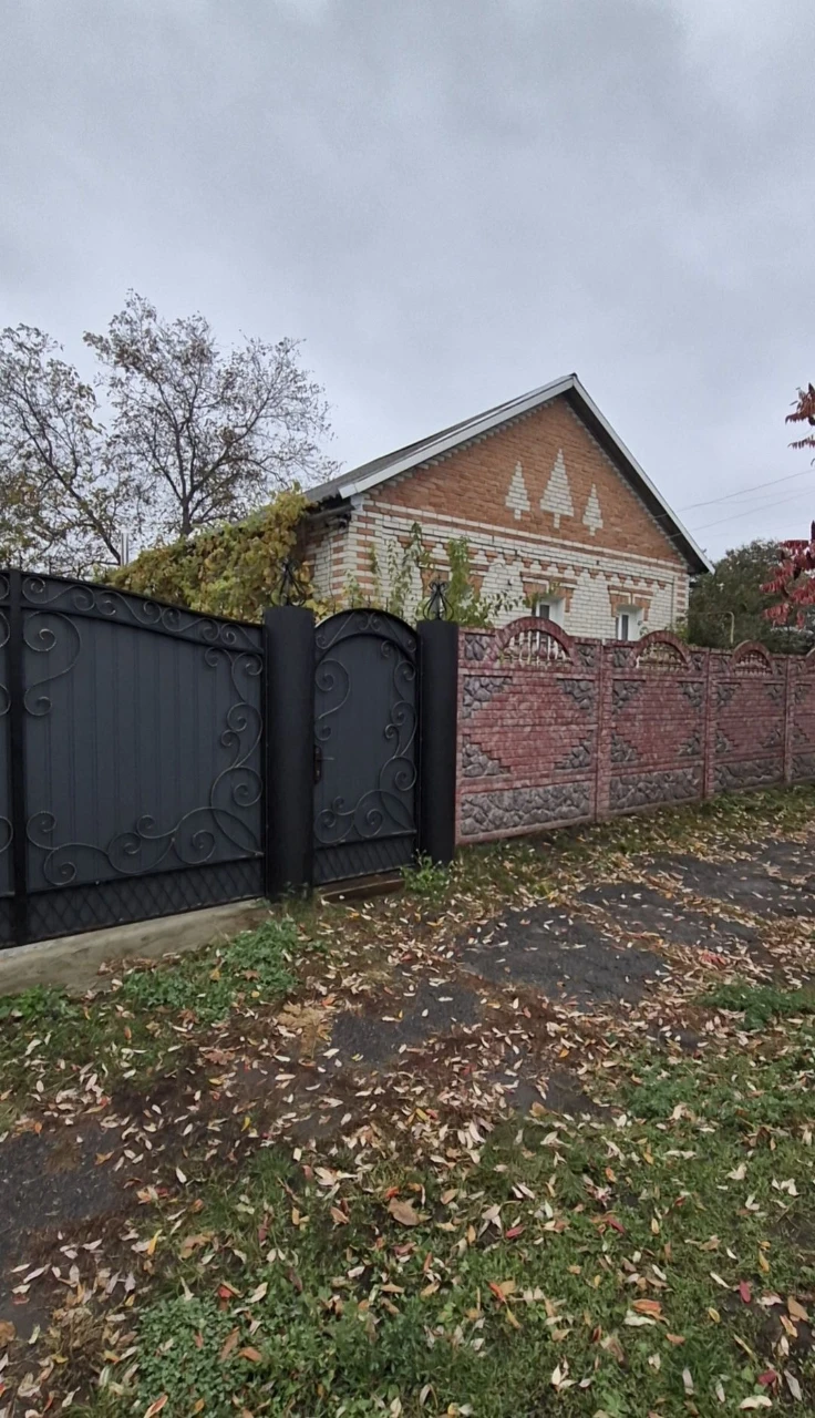 Продаж будинку в Лебедині.