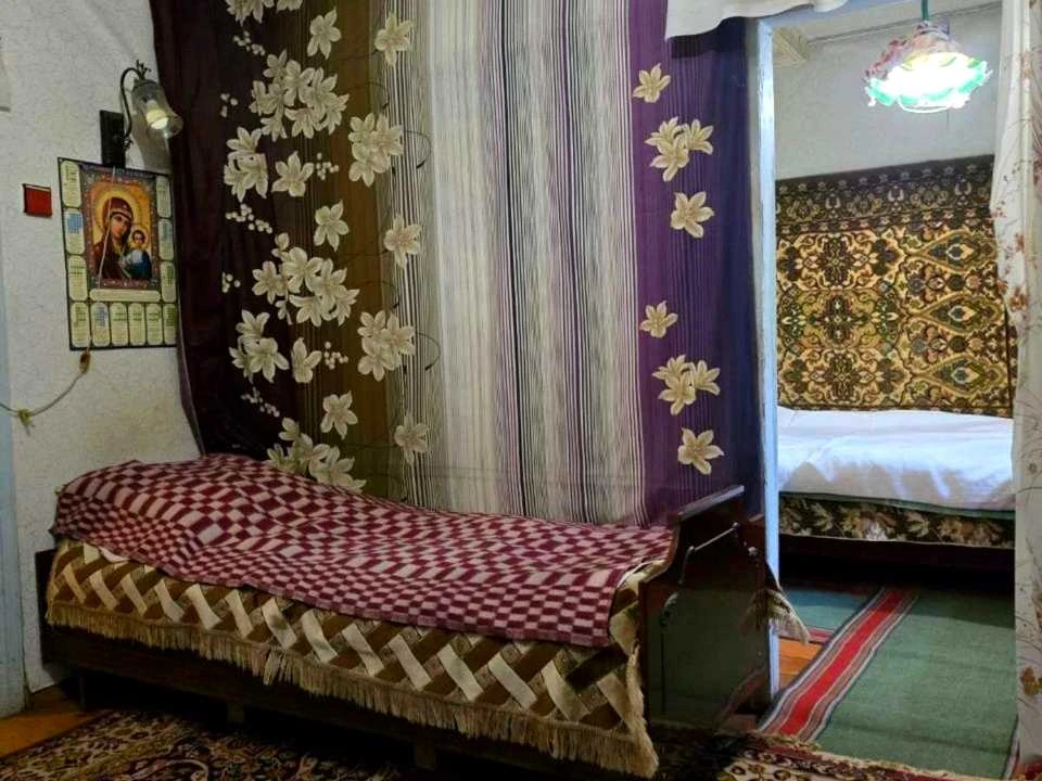 Будинок. Лебедин, Центральна