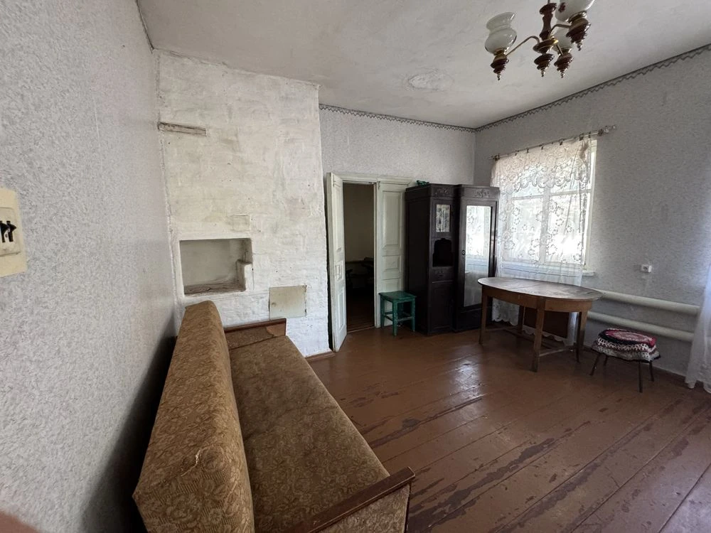 Продаж добротного будинку 75 м² у м. Лебедин (вул. Озерна, 1