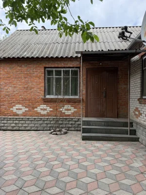 Продаж будинку у тихому місці