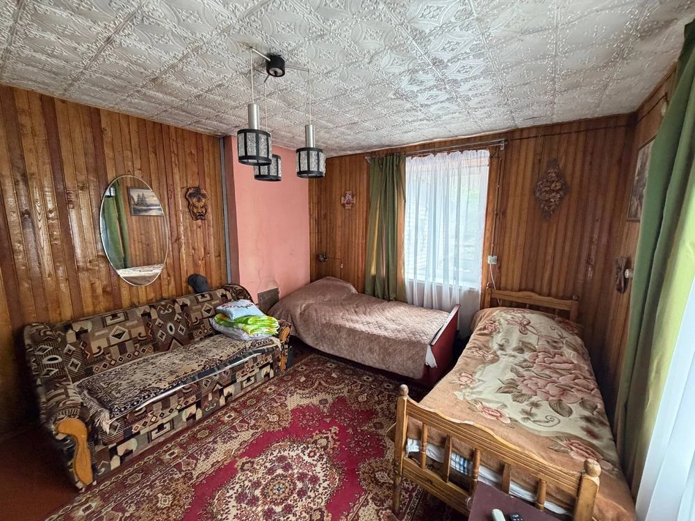 Продається будинок,дача з ділянкою 9 соток землі на Пристані
