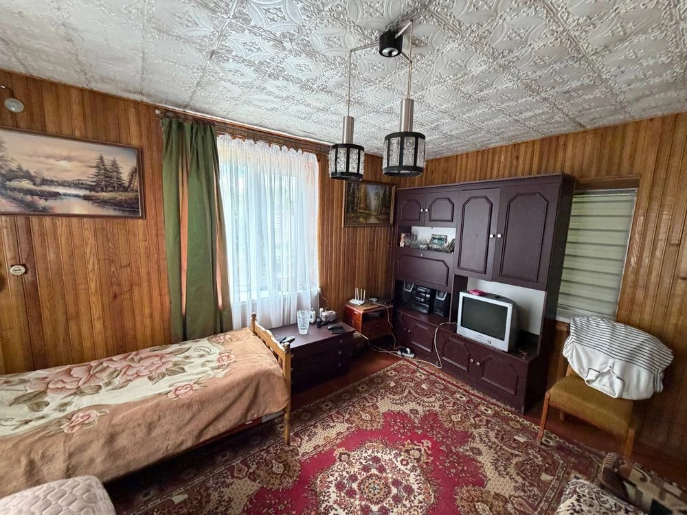 Продається будинок,дача з ділянкою 9 соток землі на Пристані