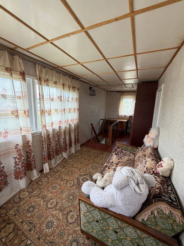Продається будинок,дача з ділянкою 9 соток землі на Пристані