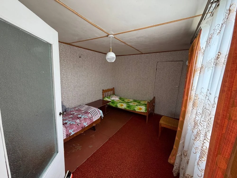 Продається будинок,дача з ділянкою 9 соток землі на Пристані
