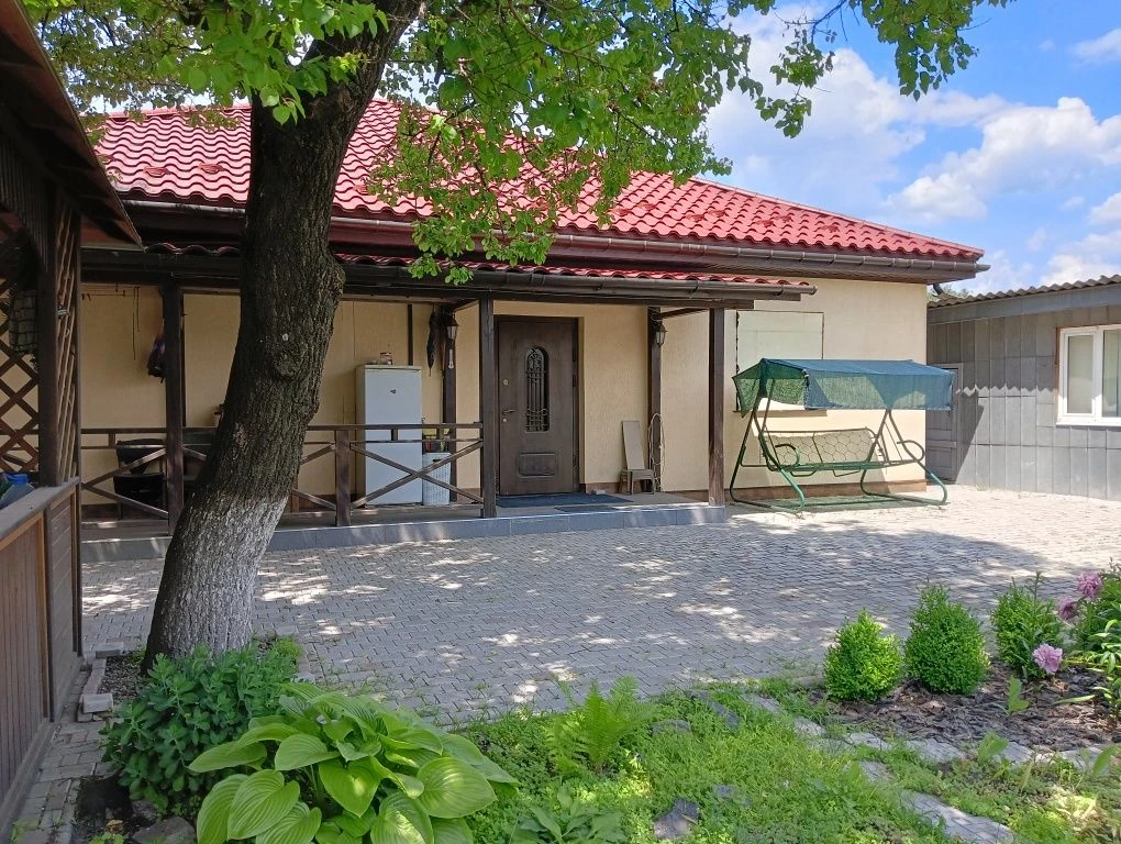 Продам приватній будинок 115 м2 на Дачном.