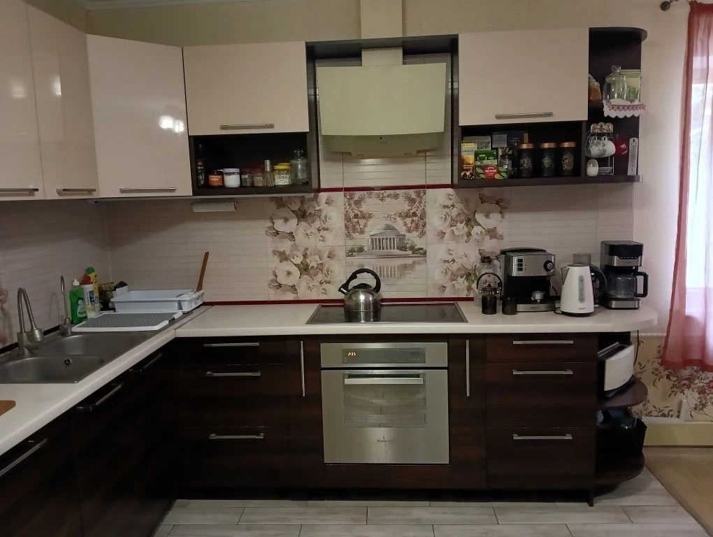 Продам приватній будинок 115 м2 на Дачном.
