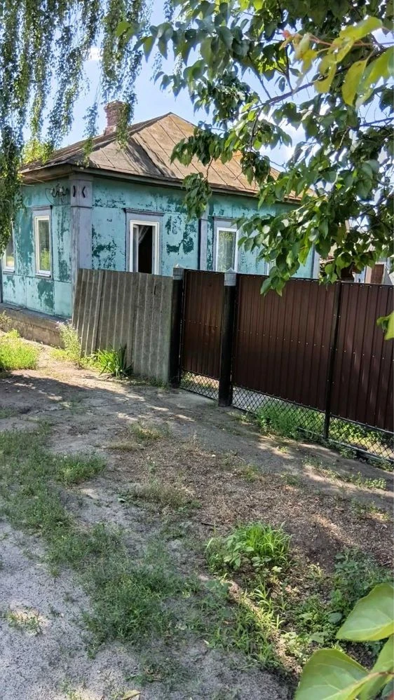 Продам будинок в центрі міста