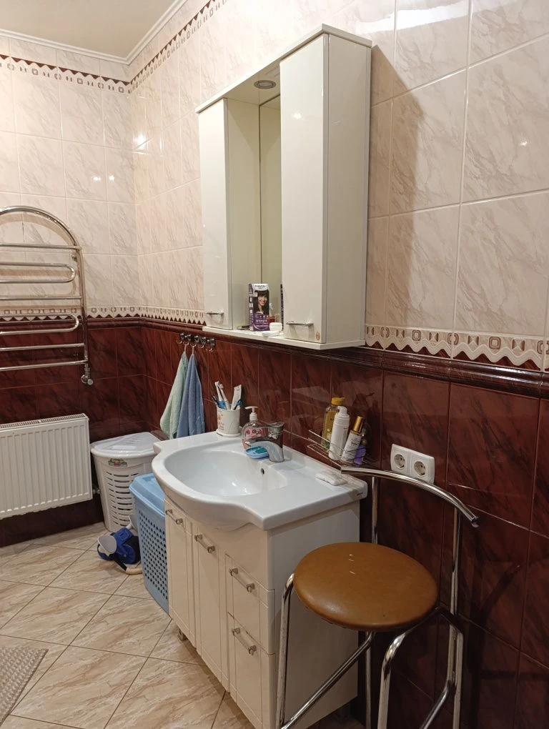 Продається дім 2поверхи,мОхтирка