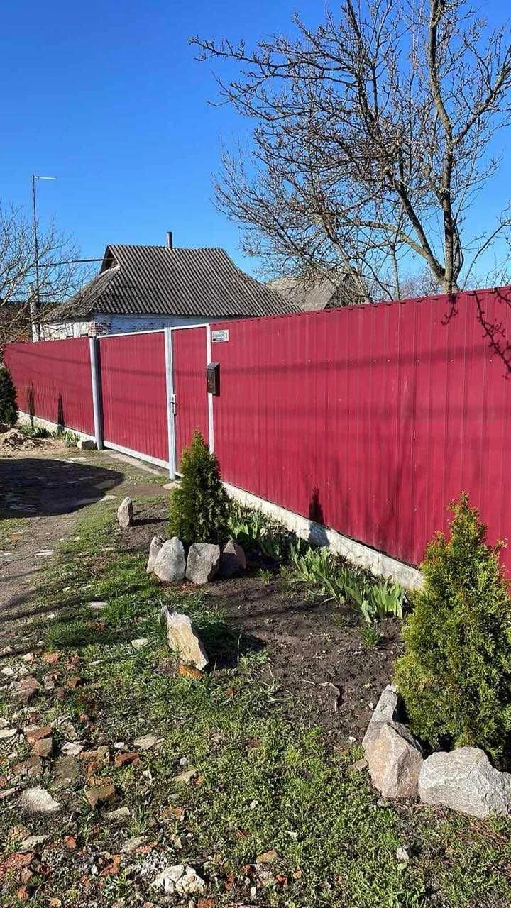 Продам будинок в Охтирці з усіма інженерними системами.Є так