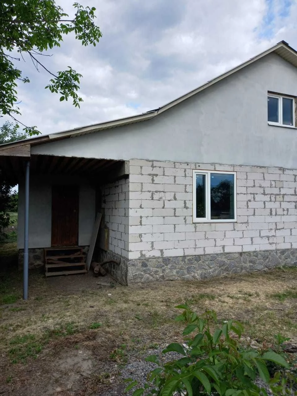 Дім в стані забудови