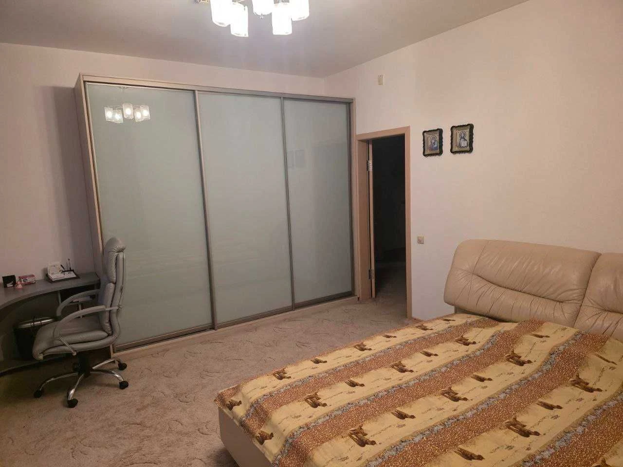 Продам двоповерховий будинок 260 кв м