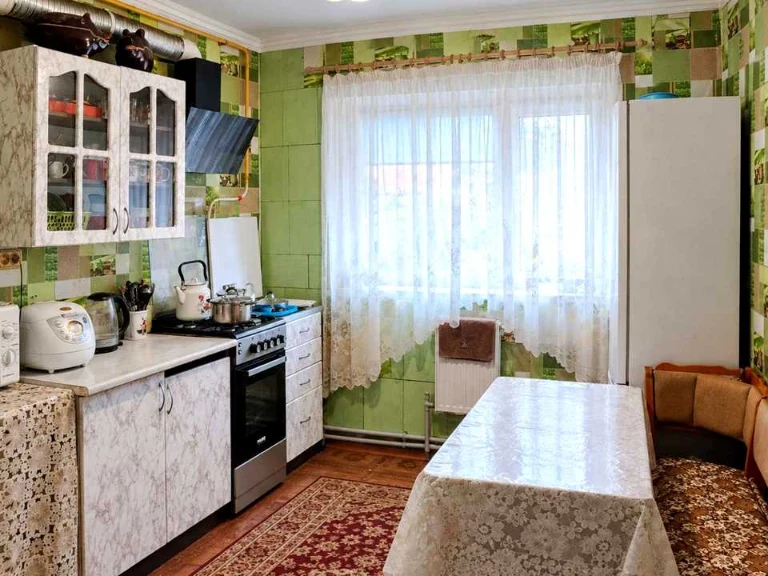 Будинок. Ромни, Озерна