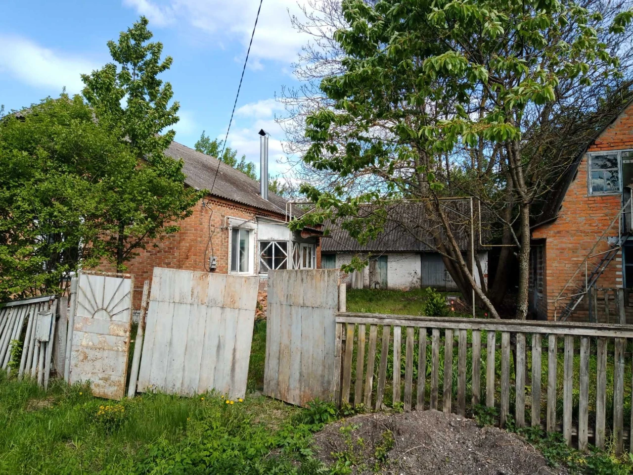 Продається приватний будинок з ділянкою в с.Вовківці