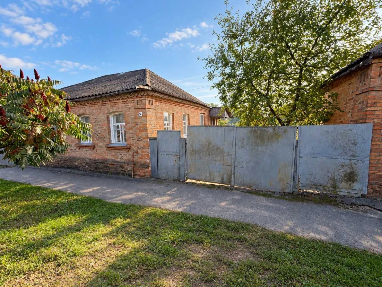 Продам будинок 149,4 м² із ділянкою 8 соток у Ромнах