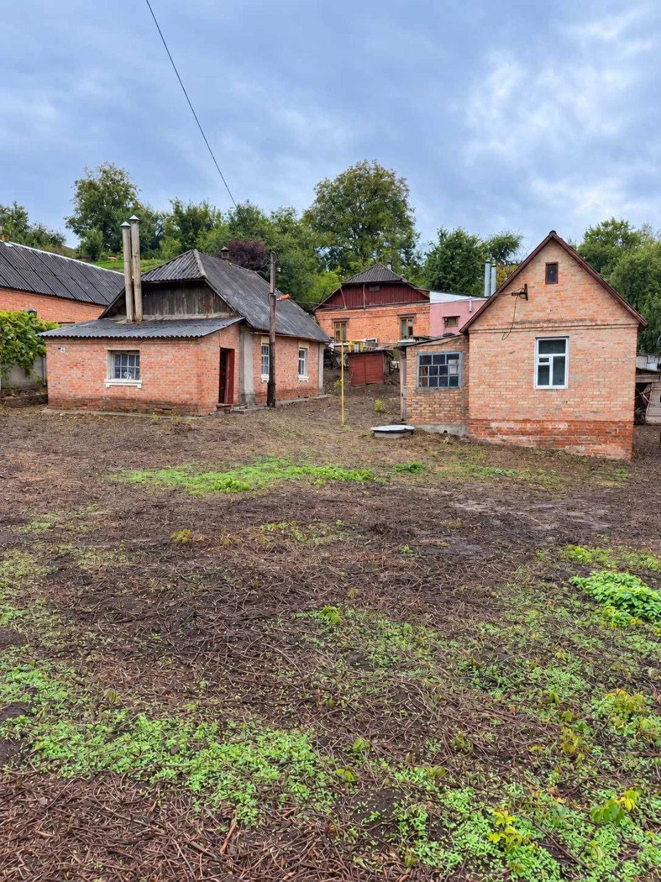 Продам будинок із ділянкою 6 соток у Ромнах — 6 000 доларів