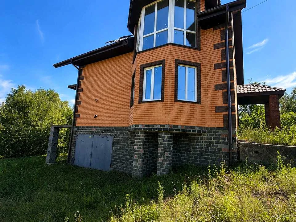 Будинок. Ромни