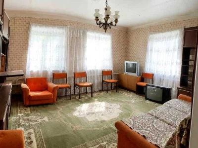 Будинок. Ромни