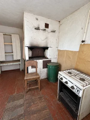 Продам частину будинку 51 м² із ділянкою 10 соток у Ромнах