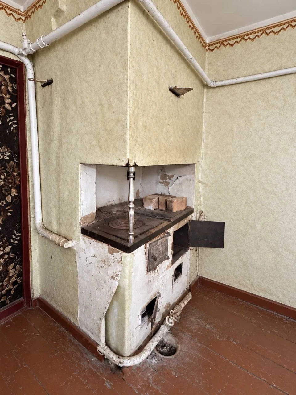 Продам частину будинку 51 м² із ділянкою 10 соток у Ромнах
