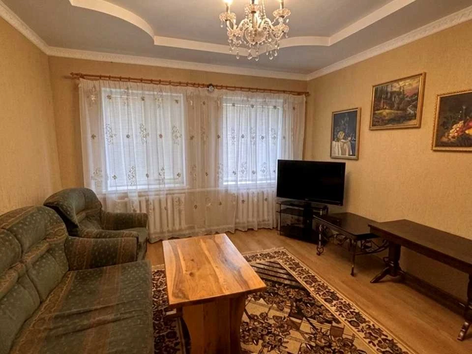 Будинок. Ромни, Ромни