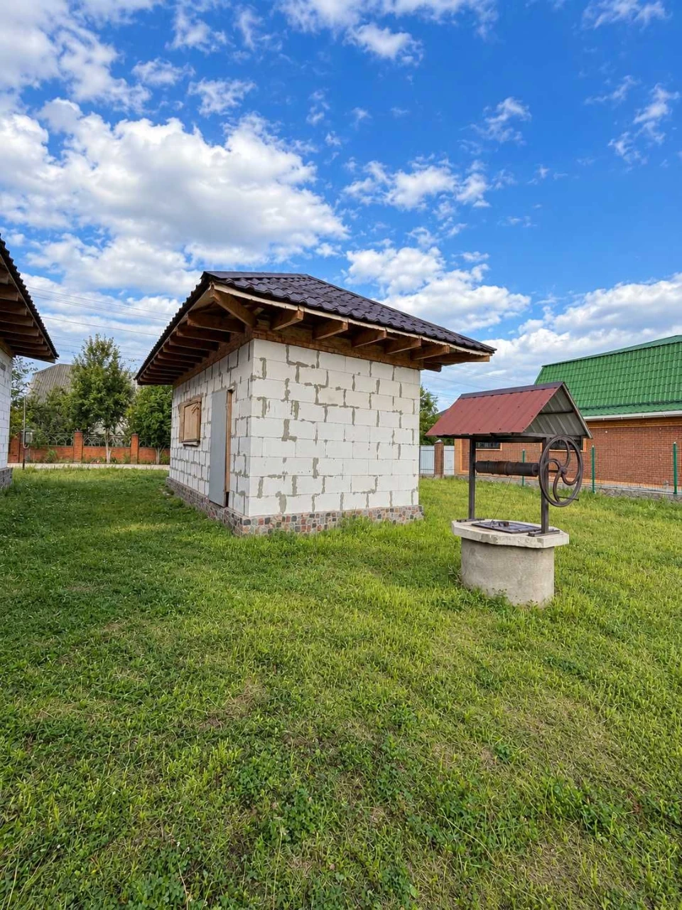 Продам будинок із гаражем, лазнею та літньою кухнею