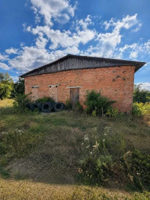 Продається виробничий комплекс 829 м² із ділянкою 2 га в Ром
