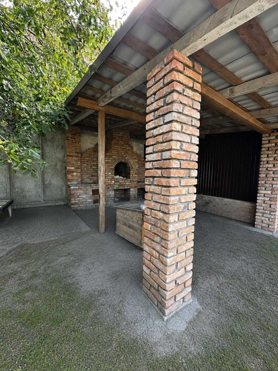 Продаж бази з будинком, гаражами та ангарами, вул. Залізничн