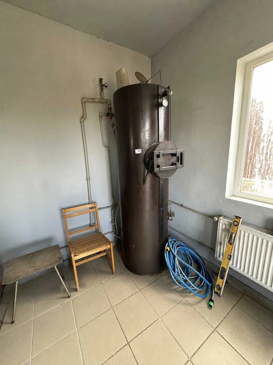 Продаж бази з будинком, гаражами та ангарами, вул. Залізничн