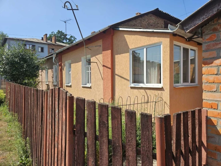 Продам будинок 60,8 м², 5,56 соток, вул Рятувальників 20/2,