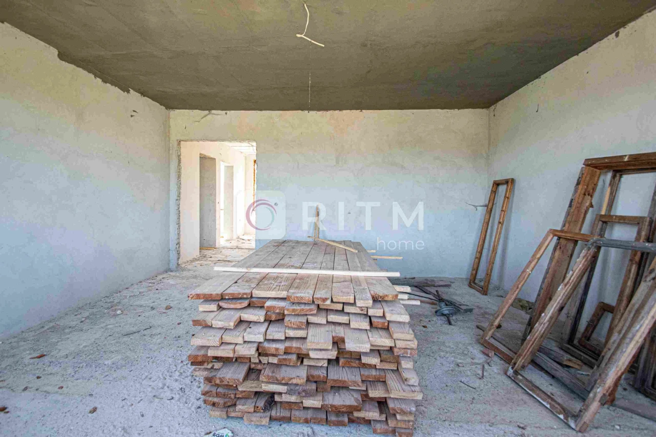 Будинок 200 м2  за вул. Топольна (м. Бережани)